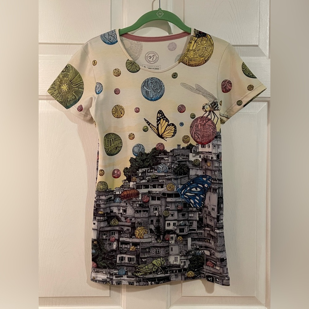 Nuvango T-shirt.
